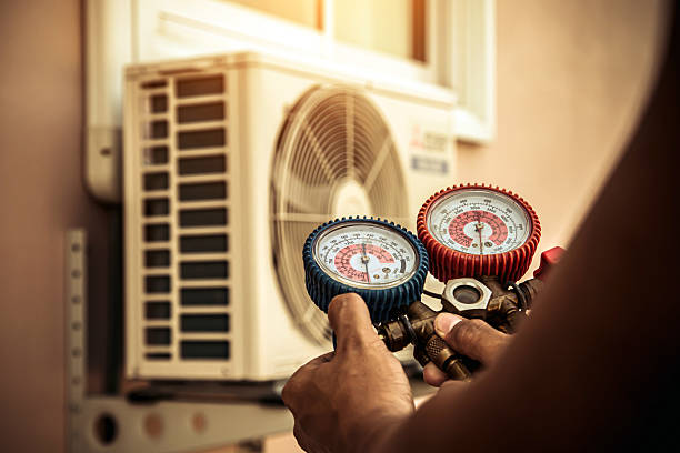 Professional Hvac Installation technician working in Gilbertsville, KY